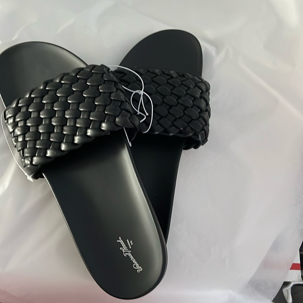 Womens Black Slide Sandal